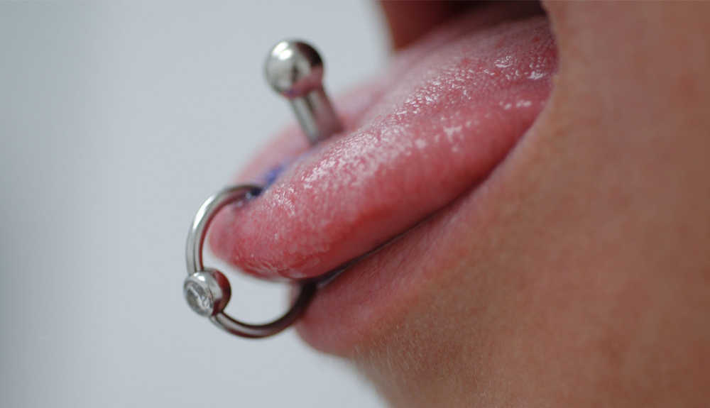 piercing lingual